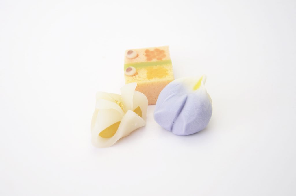 端午の節句上生を販売いたします。